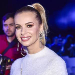 Izabela Janachowska w zmysłowym tańcu. Miała wtedy zaledwie 19 lat! [WIDEO]