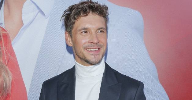 Mikołaj Roznerski pokazał nowe zdjęcie. Ten kadr mocno zaskoczył internautów! "Co za blondyna"