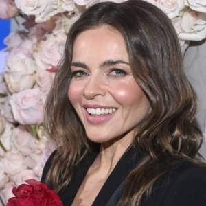 Edyta Herbuś szaleje z kreacjami. Tak wybiera wyjątkową suknię! "No i mamy dylemat" [ZDJĘCIA]