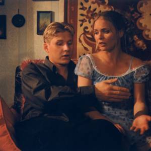 Kultowe utwory z polskich seriali. Pamiętasz je wszystkie? Znasz je w całości? Sprawdź!