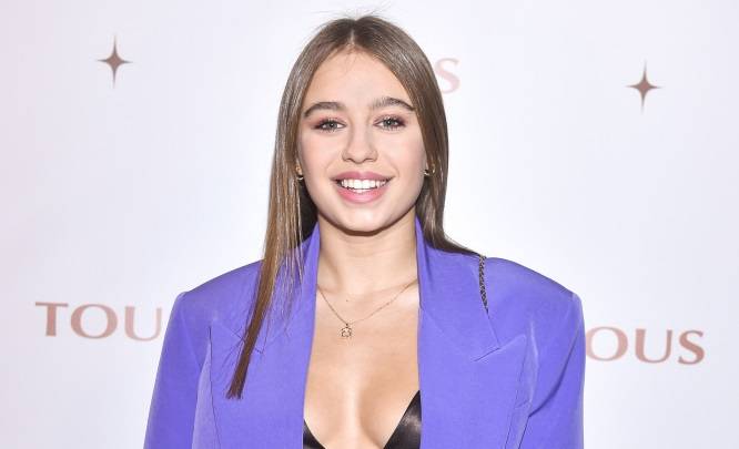 Oliwia Bieniuk przyciąga spojrzenia opalonym ciałem. Śmiały strój kąpielowy sporo odsłania [FOTO]