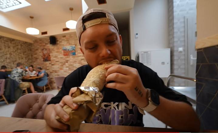 Książulo, fot. kadr z filmu "najlepsza KEBAB na planecie ziemia"/YouTube
