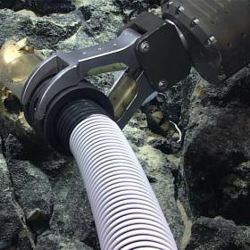  Przez dwa lata była zagadką. W końcu odkryto, czym jest złota kula z dna oceanu