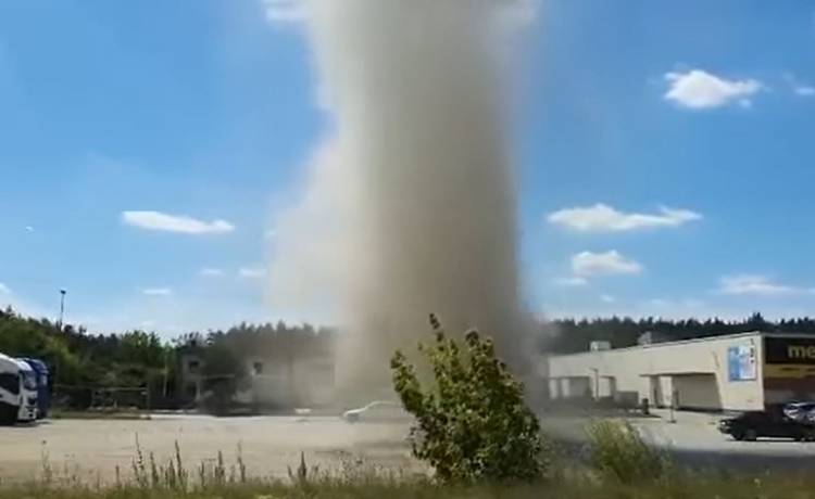 To nie trąba powietrzna, a diabeł pyłowy! Niespotykane zjawisko w Lesznie [WIDEO]
