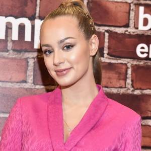 Tak Wiktoria Gąsiewska wygląda w bikini! Najnowsze zdjęcia aktorki trafiły do sieci