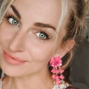 Anita Szydłowska porzuciła jasny blond! Uczestniczka "Ślubu..." zaskoczyła swoją przemianą: "Mega! Dużo ciekawiej" [FOTO]