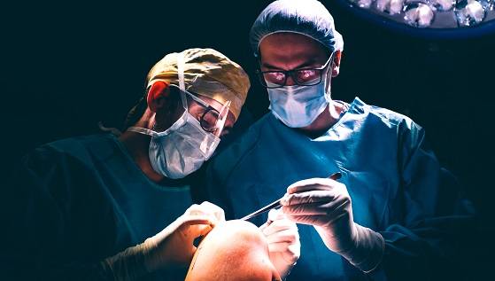 Niesamowite! Przez prawie pół wieku nosiła w ciele ciało obce [WIDEO]  