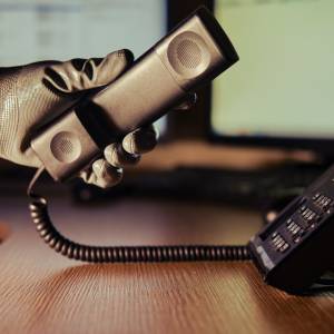 61-latka uwierzyła oszustowi. Straciła 750 tysięcy złotych