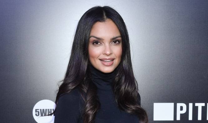 Klaudia El Dursi pozuje w bikini i chwali się metamorfozą. "Odjęła kilka lat" [ZDJĘCIA]