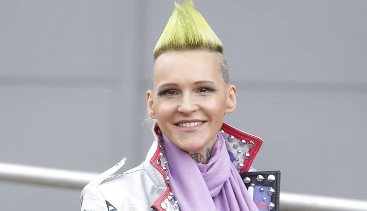 „Lamparcia” Agnieszka Chylińska przeszła ogromną metamorfozę. Jak teraz wygląda wokalistka? [ZDJĘCIA]