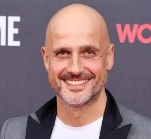 Robert Koszucki pokazał zdjęcie z bratem bliźniakiem. Fani nie dowierzają. Podobieństwo jest ogromne!