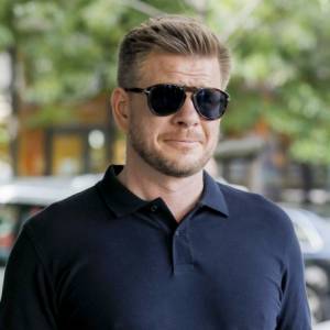 "Dzień dobry TVN" bez Filipa Chajzera. Kiedy dziennikarz wróci do porannego show?