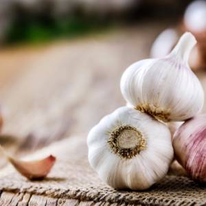 Śpij z czosnkiem pod poduszką! Ta roślina ma wyjątkowe właściwości