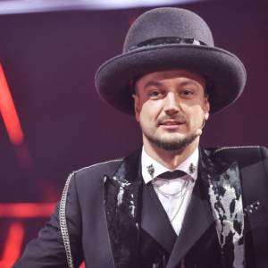 Baron pokazał zdjęcia z młodości. Internauci: "Jak skrzyżowanie Kamila Bednarka i Margaret"