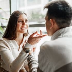 Używasz tych zwrotów? Uważaj! Świadczą o niskiej inteligencji!