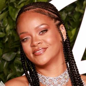 Ciężarna Rihanna zapozowała nago. Tak wyglądała, gdy była w pierwszej ciąży [FOTO +18]