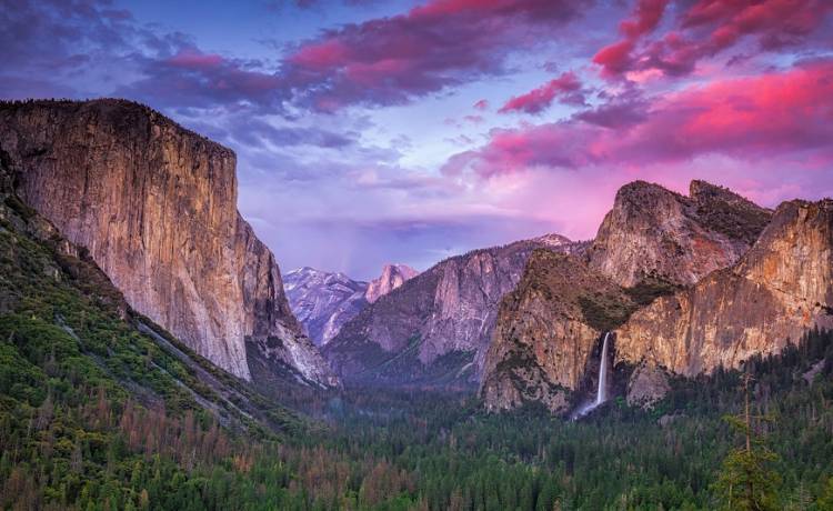 Małżeństwo z córeczką i psem nie wróciło z wycieczki w góry. Rodzinę znaleziono na szlaku, niedaleko samochodu