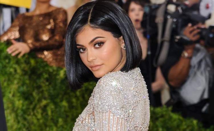 Kylie Jenner w prześwitującym stroju kąpielowym! Co za ciało!