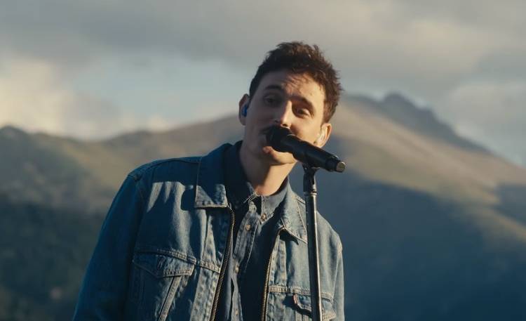 Dawid Podsiadło "Trójkąty i kwadraty". Akustyczna wersja debiutanckiego singla! Jak brzmi po ponad 6 latach? [WIDEO]