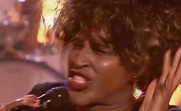 Szokujący popis Nicka Sincklera w "Twoja twarz brzmi znajomo". Tina Turner jak żywa? [WIDEO]