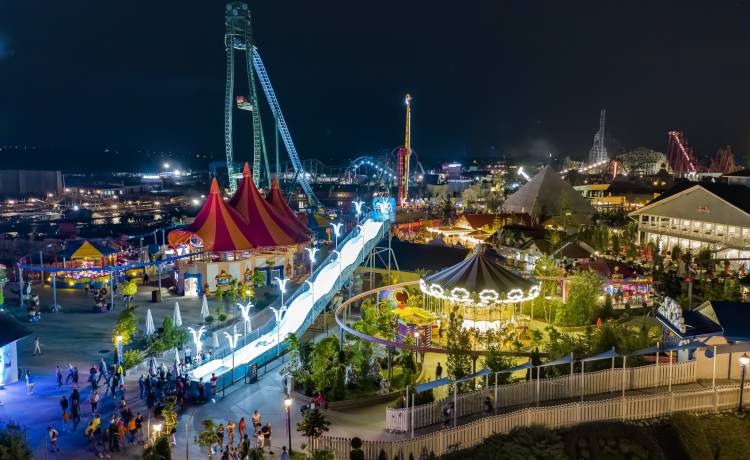 Noc w Energylandii. Nie uwierzysz, jak wygląda po zmroku!