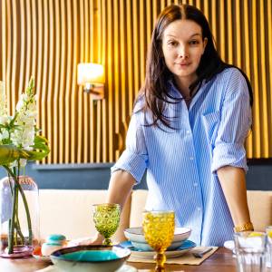 Zostawianie odrobiny jedzenia na talerzu - to niegrzeczne czy zgodne z zasadami savoir-vivre?