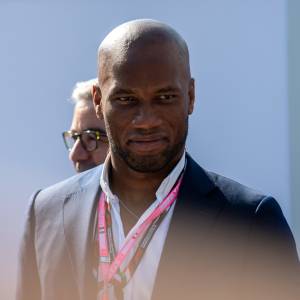 Drogba nie przystał na prośbę młodzieńca, który chciał mieć z nim wspólne zdjęcie. Po 10 latach postanowił spłacić swój dług