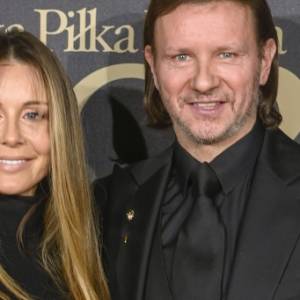 Małgorzata Rozenek wtulona w męża. Zakochani nie mogli się od siebie oderwać! „Cudownie razem wyglądacie" [WIDEO]