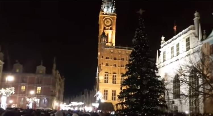 Wzruszające wykonanie "The Sound of Silence" podczas wiecu przeciwko przemocy i nienawiści [WIDEO]