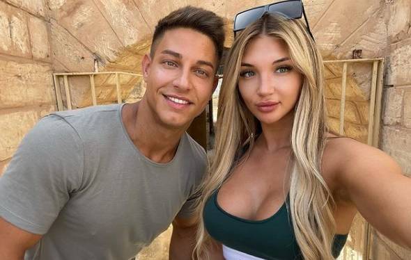 "Love Island". Mateusz dodał zdjęcie z Caroline i podzielił się radosną nowiną! "Zmieni moje i kilka innych żyć na zawsze"