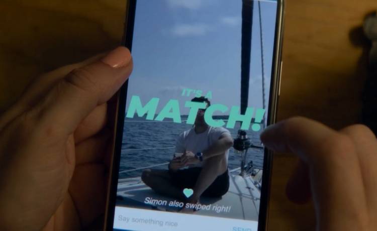 "Oszust z Tindera" był także w Polsce? Internauci znaleźli niezbite dowody!