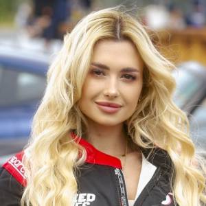 Wersow w bikini eksponuje ciążowe krągłości. Fanom odjęło mowę: "Ciąża ci służy" [FOTO]