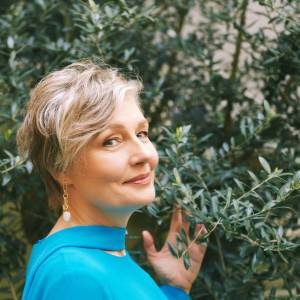 Odmładzające fryzury dla dojrzałych kobiet – styliści zdradzają sekrety