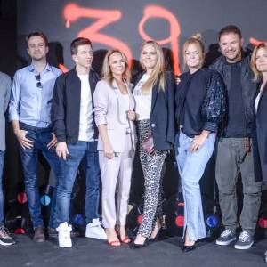 "39 i pół tygodnia". Serial uczcił pamięć Piotra Woźniaka-Staraka 