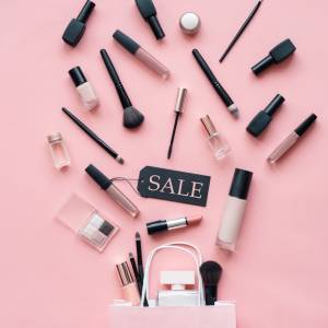 Black Friday w drogeriach! Sprawdź, jakie promocje przygotowały Rossmann, Douglas, Sephora!                                                               