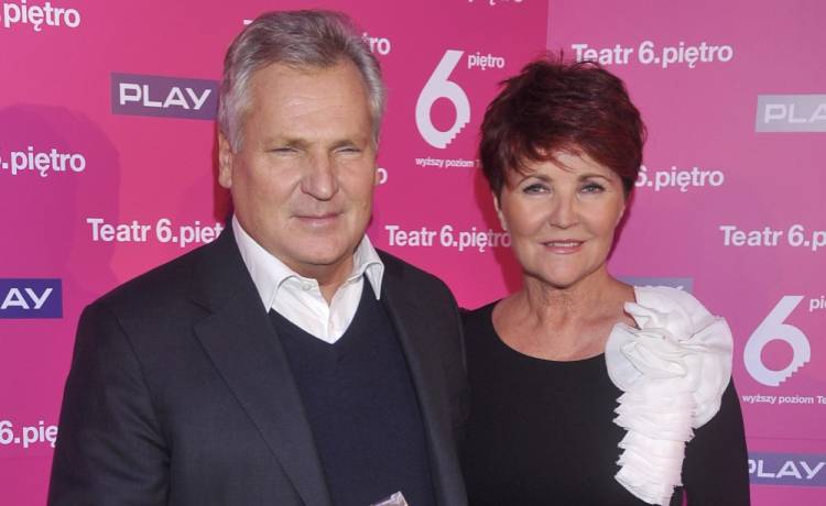 Aleksander Kwaśniewski przeszedł metamorfozę u Nergala. Były prezydent jest nie do poznania