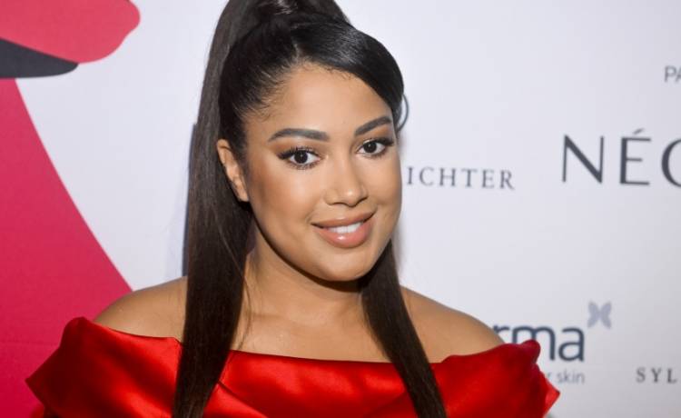 Patricia Kazadi zapozowała przed obiektywem w bikini. "Jesteś boginią" [WIDEO]