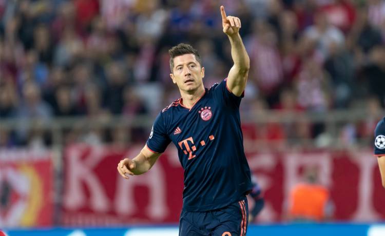 Robert Lewandowski skrytykowany przez Jerzego Engela. "Jest to nie do przyjęcia"