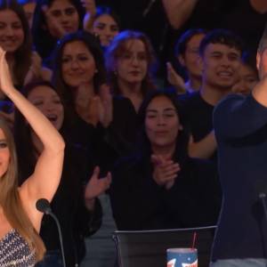 Simon Cowell nie potrafił ukryć emocji! Takiego coveru przeboju Coldplay jeszcze nie słyszeliście [WIDEO]