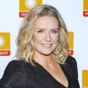 Krótka fryzura, mocny makijaż. Gwiazda "Pierwszej Miłości" nie do poznania! Aneta Zając zaskoczyła fotografią [ZDJĘCIE]