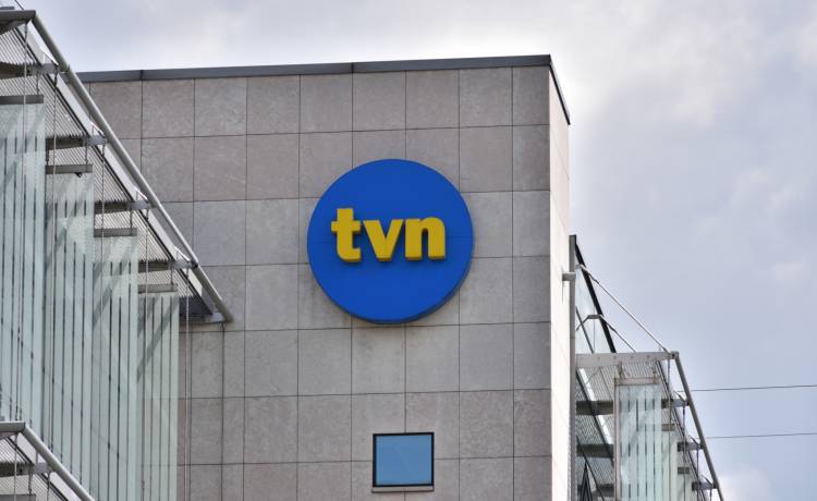 Dramatyczne chwile w siedzibie TVN. Alarm pożarowy podczas programu na żywo