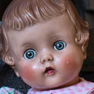 Opętana lalka w sprzedaży. Poprzedni właściciel mówi o przerażającej klątwie 