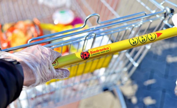 Biedronka oferuje darmowe ekspresy do kawy oraz kremy do twarzy z okazji Dnia Matki! Sprawdź szczegóły