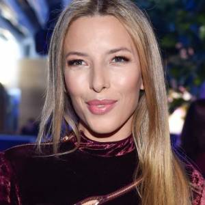 Ewa Chodakowska w samej bieliźnie. Pod gorącą fotografią tajemniczy opis: "Spełniam swoje największe marzenie"