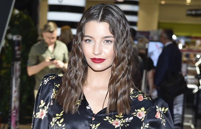 Julia Wieniawa przyszła na imprezę nieumalowana. "Nawet nie zdążyłam pomalować rzęs"