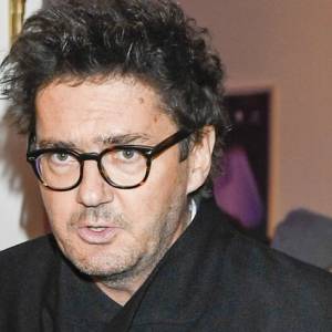 Kuba Wojewódzki pokazał, jak wygląda bez okularów. Sławomir pyta: "Pite było?"