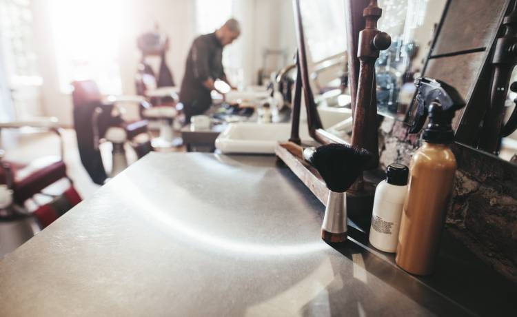 Otwarte salony fryzjerskie i restauracje. Od kiedy? Szczegóły następnego etapu znoszenia obostrzeń