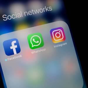 Popularne komunikatory oferują nowe funkcje. Czego mogą spodziewać się użytkownicy?