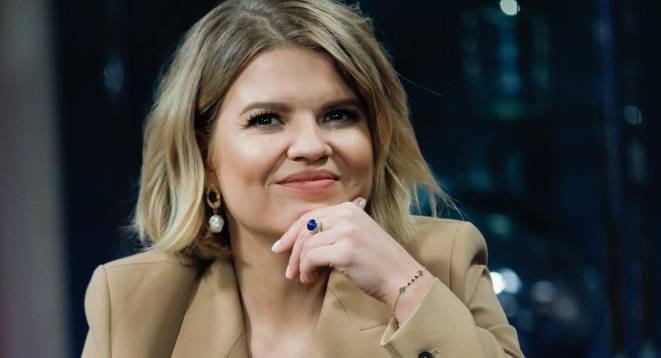 "Rolnik szuka żony 7". Marta Manowska na nowym zdjęciu z planu. Obok niej rodzina Filochowskich!