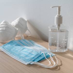 Minister zdrowia zapowiada znoszenie restrykcji i rezygnację z maseczek